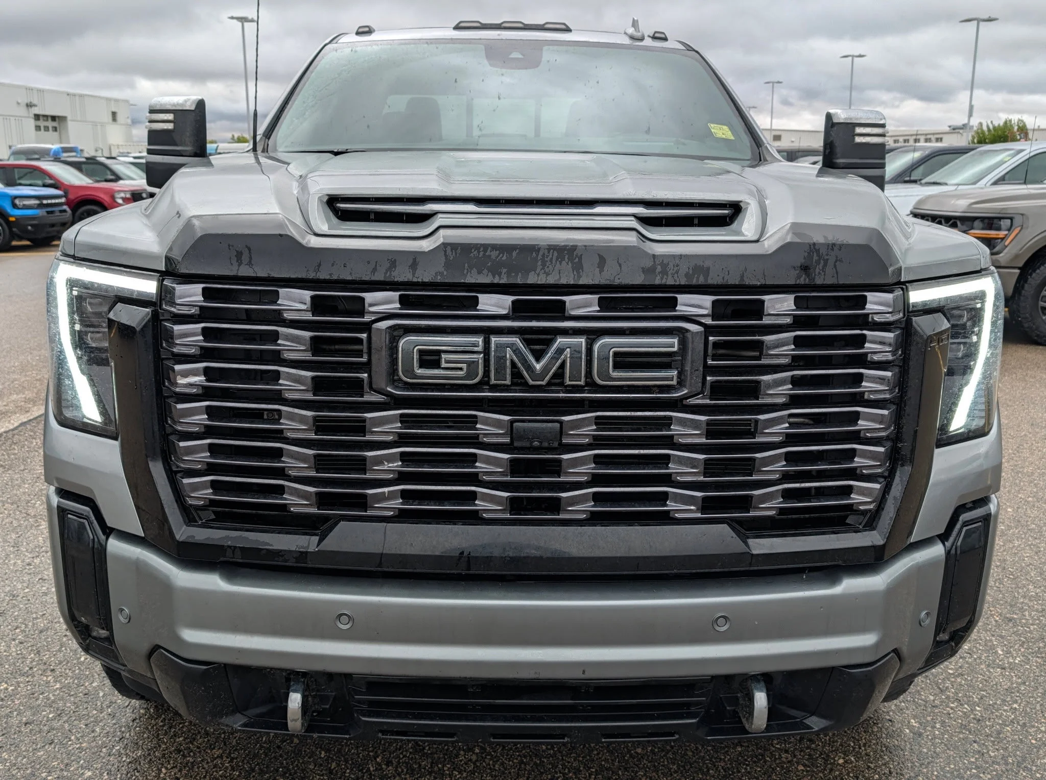 Used 2025 Sterling Grey Metallic GMC Crew Cab DENALI ULTIMATE image 5