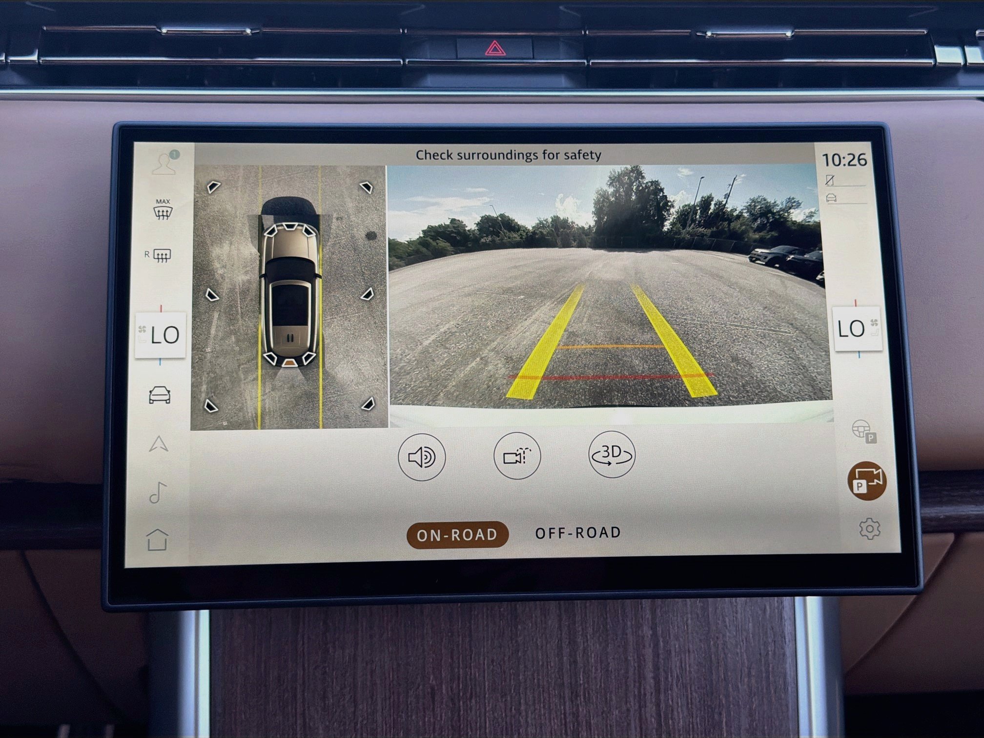 New 2027 Fuji White Land Rover SE image 34