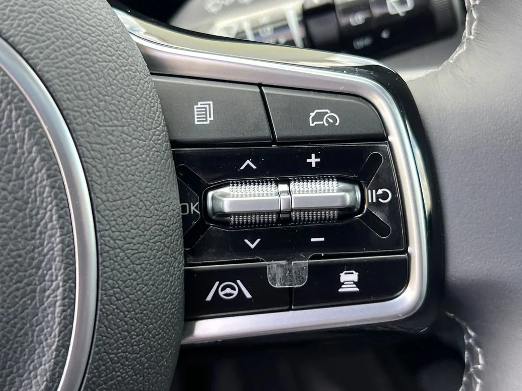 2025 Kia Sorento S - Photo 26
