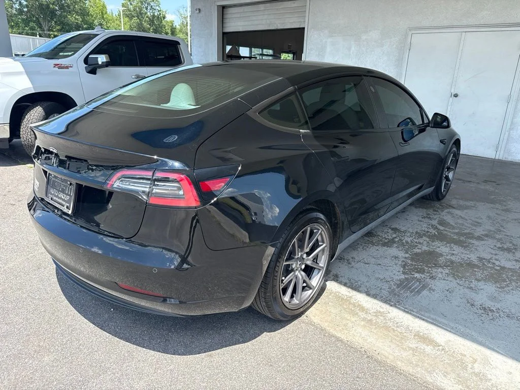 Used 2019 Black Tesla  image 7