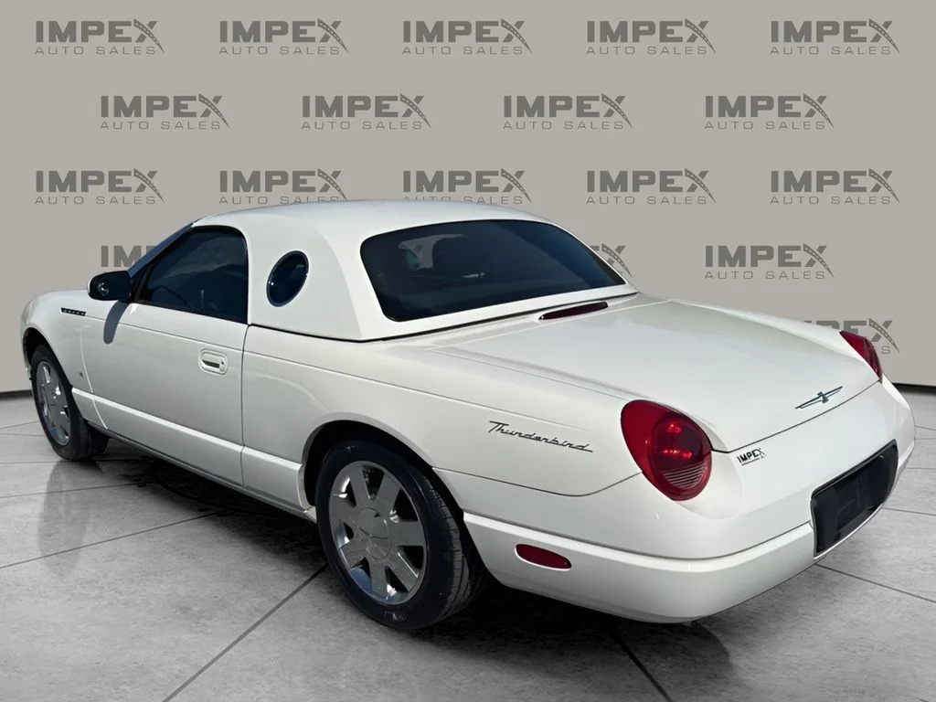 Used 2003 White Ford Deluxe image 3