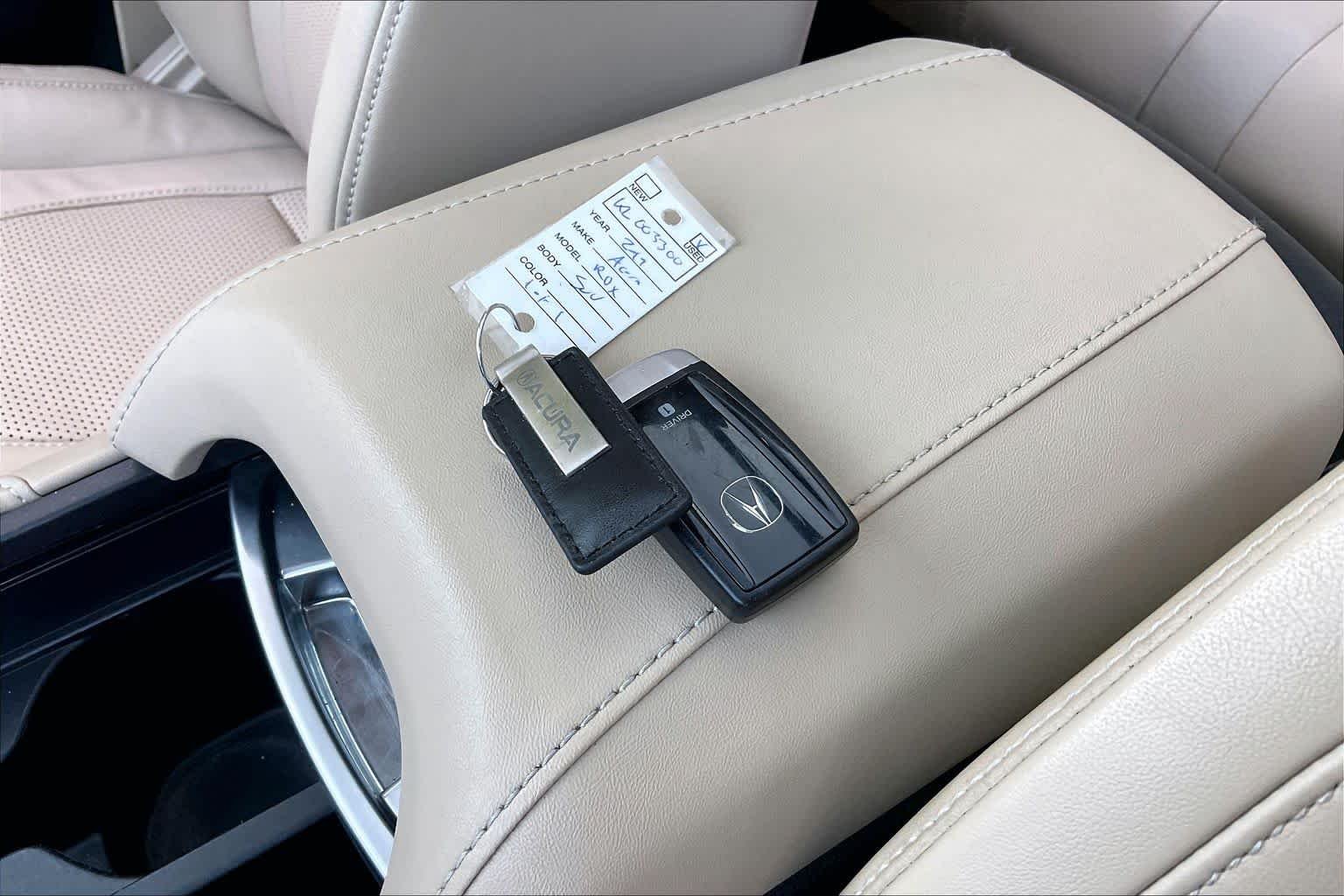 Used 2019 White Diamond Pearl Acura w/Technology Pkg image 13