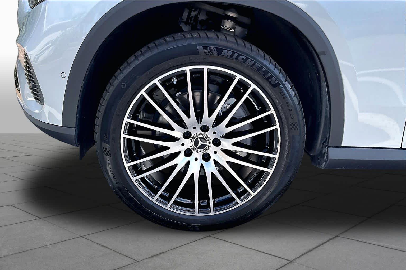 Certified Used 2025 Cirrus Silver Metallic Mercedes-Benz GLC 300 image 11