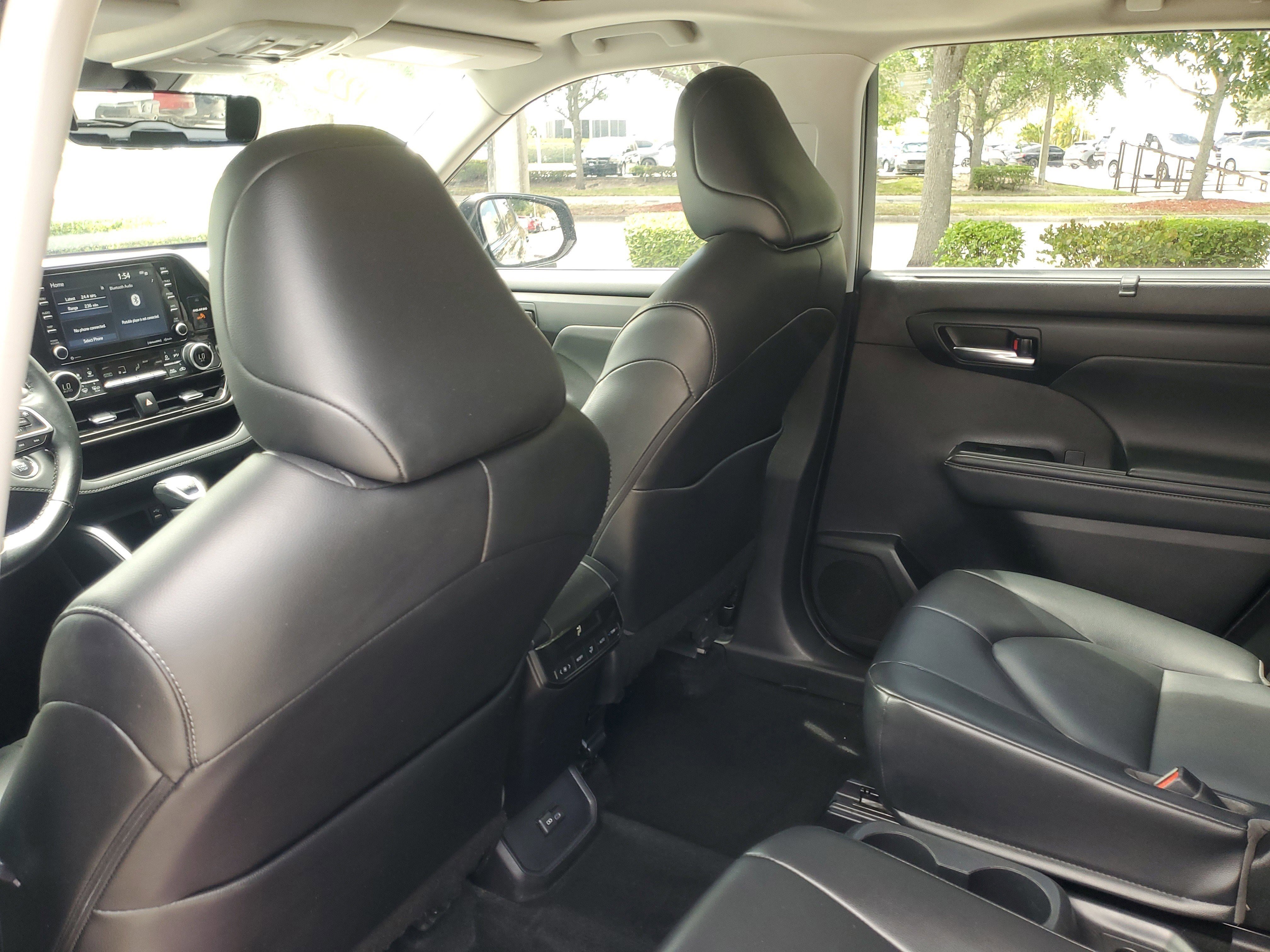 Used 2022 Midnight Black Metallic Toyota XLE image 13