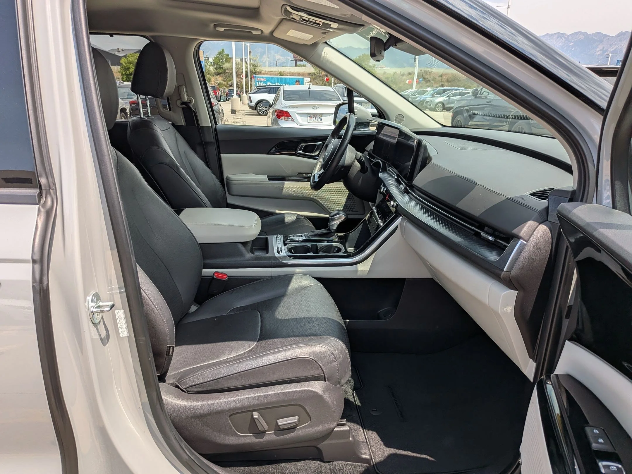 Used 2024 Ceramic Silver Kia SX Prestige image 28