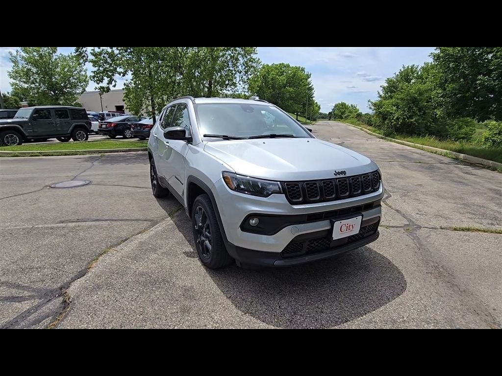 New 2026 Silver Zynith Metallic Clear-Coat Exterior Paint Jeep Latitude image 2