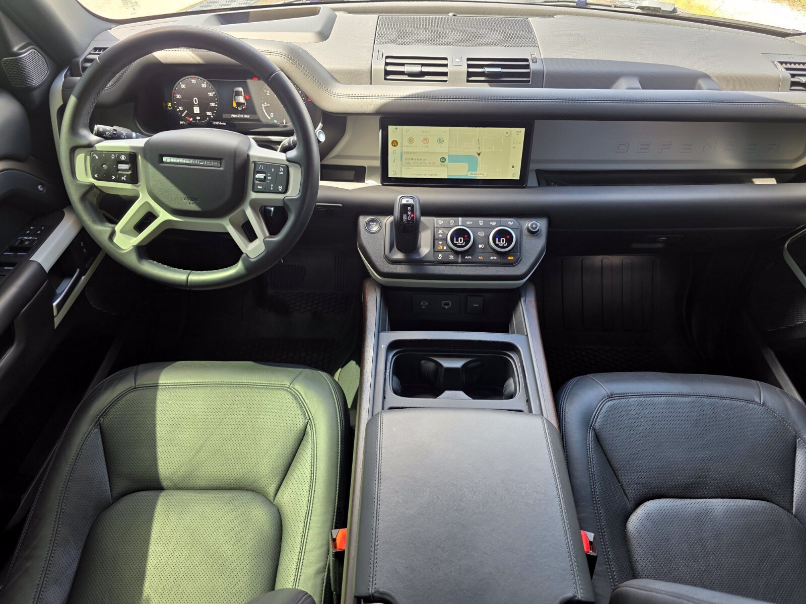 Certified Used 2024 Gondwana Stone Metallic Land Rover SE image 4