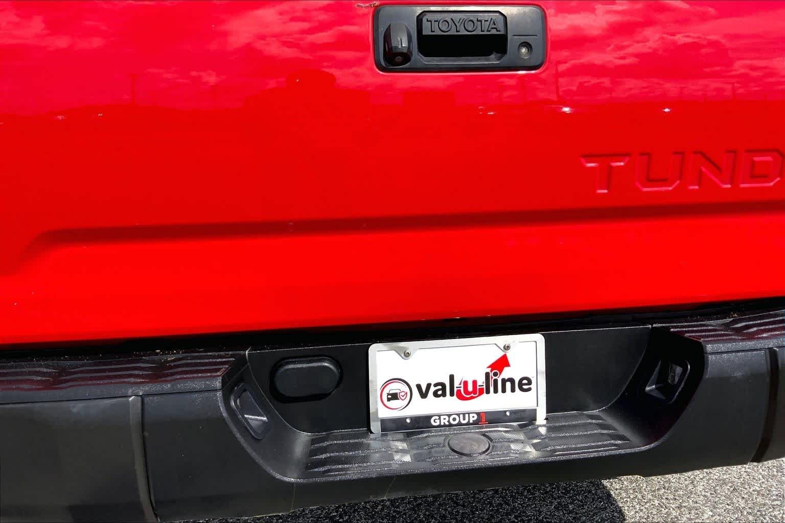 Used 2014 Radiant Red Toyota SR image 10
