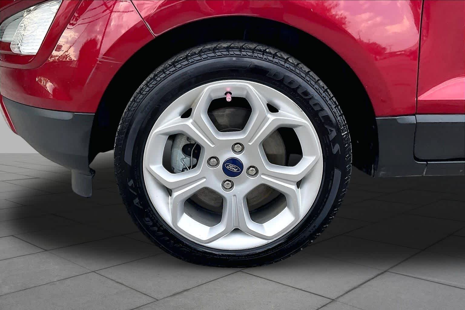 Used 2021 Ruby Red Metallic Tinted Clearcoat Ford SE image 10