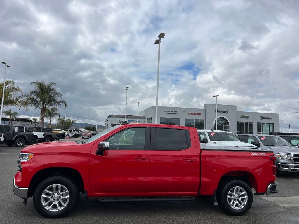 Used 2025 Red Chevrolet LT image 4