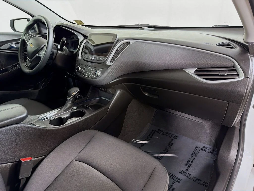 Used 2024 White Chevrolet LT image 25