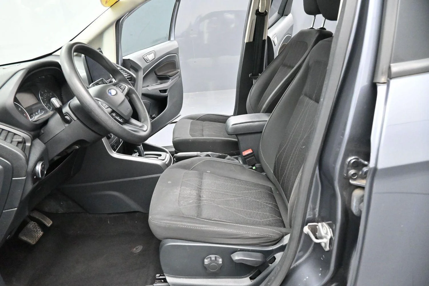 Used 2021 Smoke Ford SE image 13