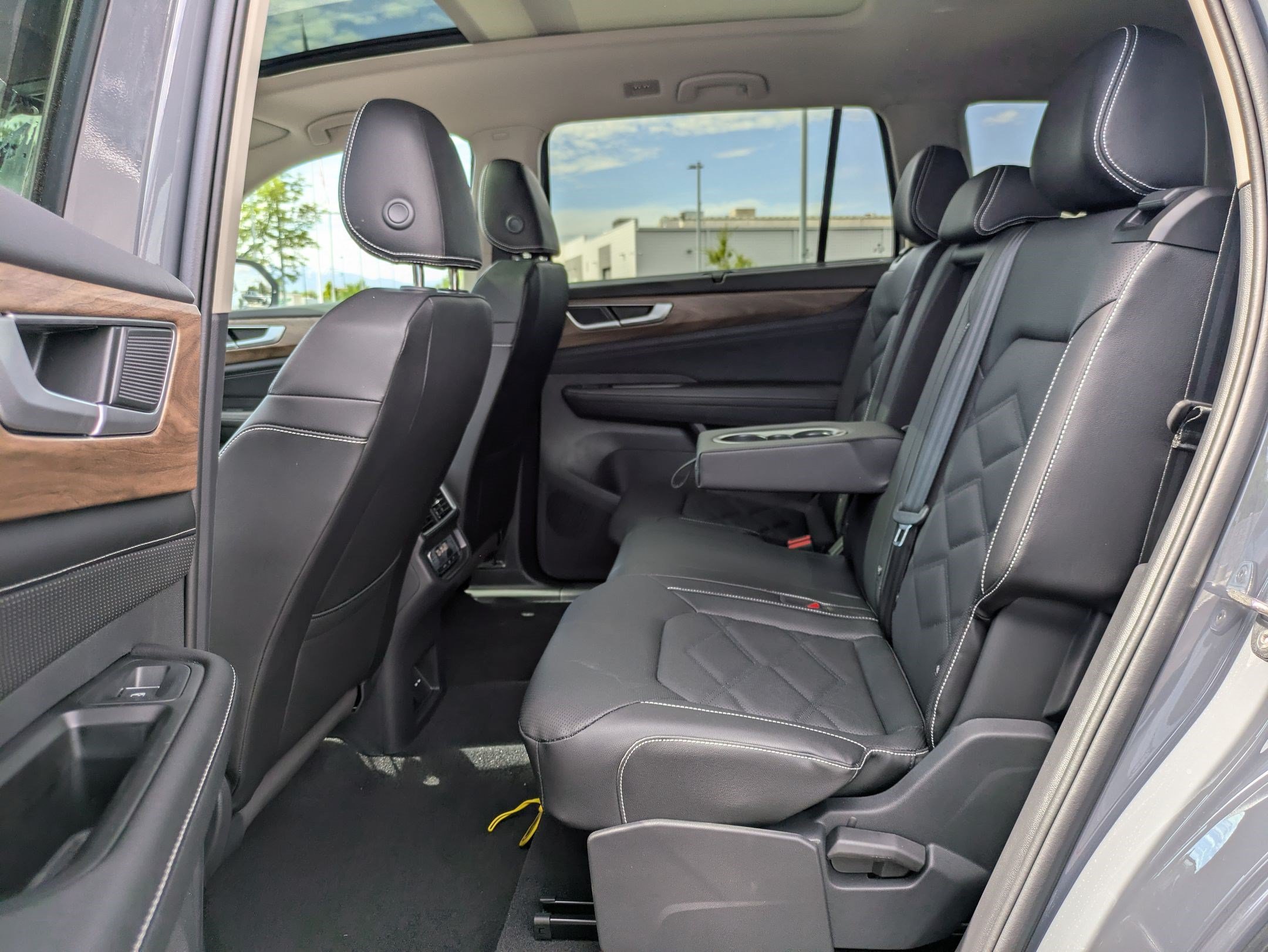 New 2026 Pure Gray Volkswagen 2.0T SE w/Technology image 14