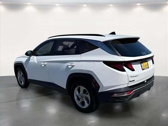 Used 2024 White Hyundai SEL image 4