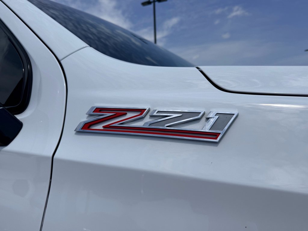 Used 2022 Summit White Chevrolet Z71 image 33