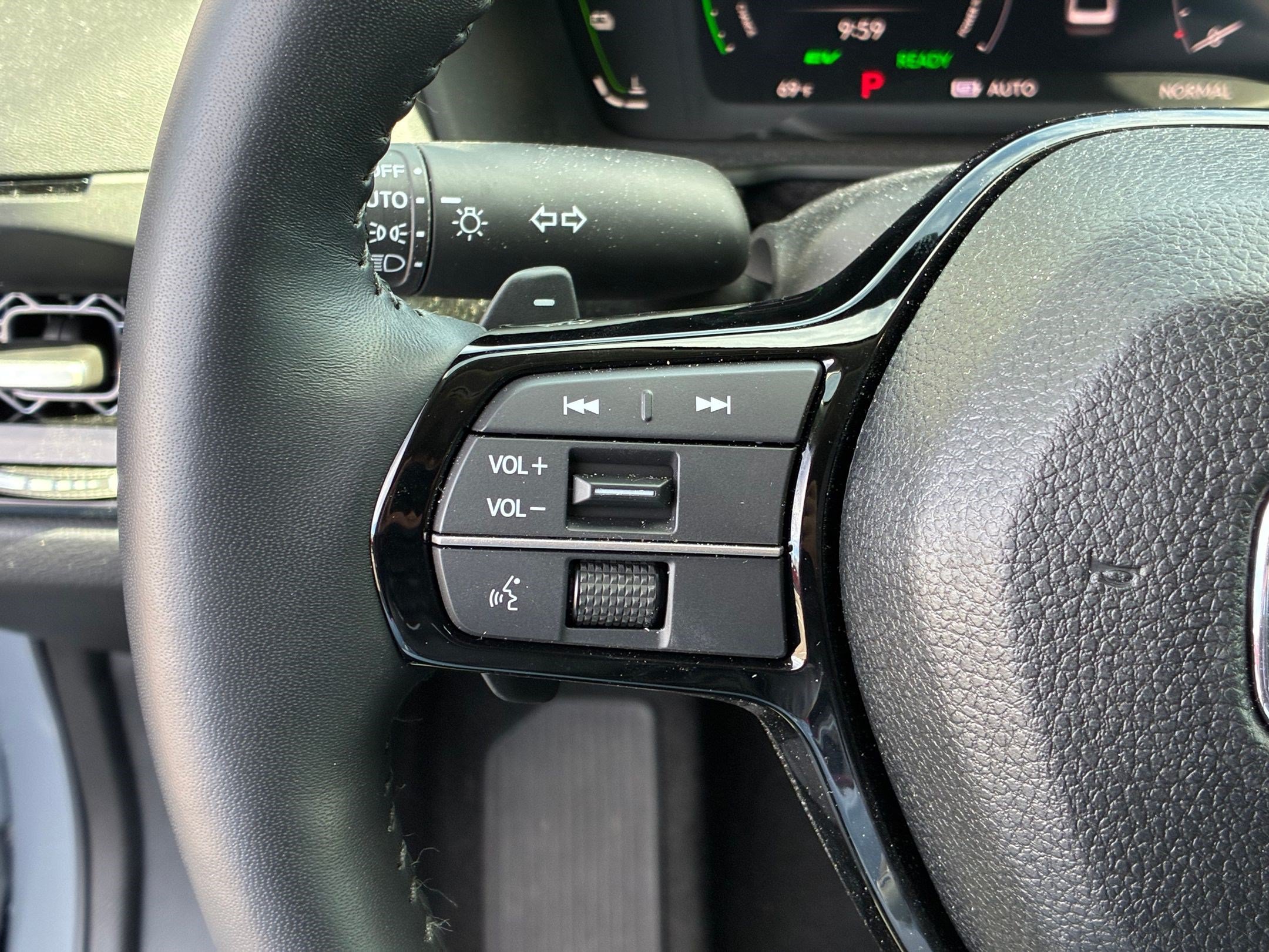 Certified Used 2025 Urban Gray Pearl Honda HYBRID TOURING image 19