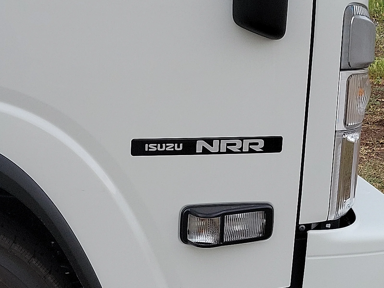 New 2026 ARCTIC WHITE ISUZU  image 17