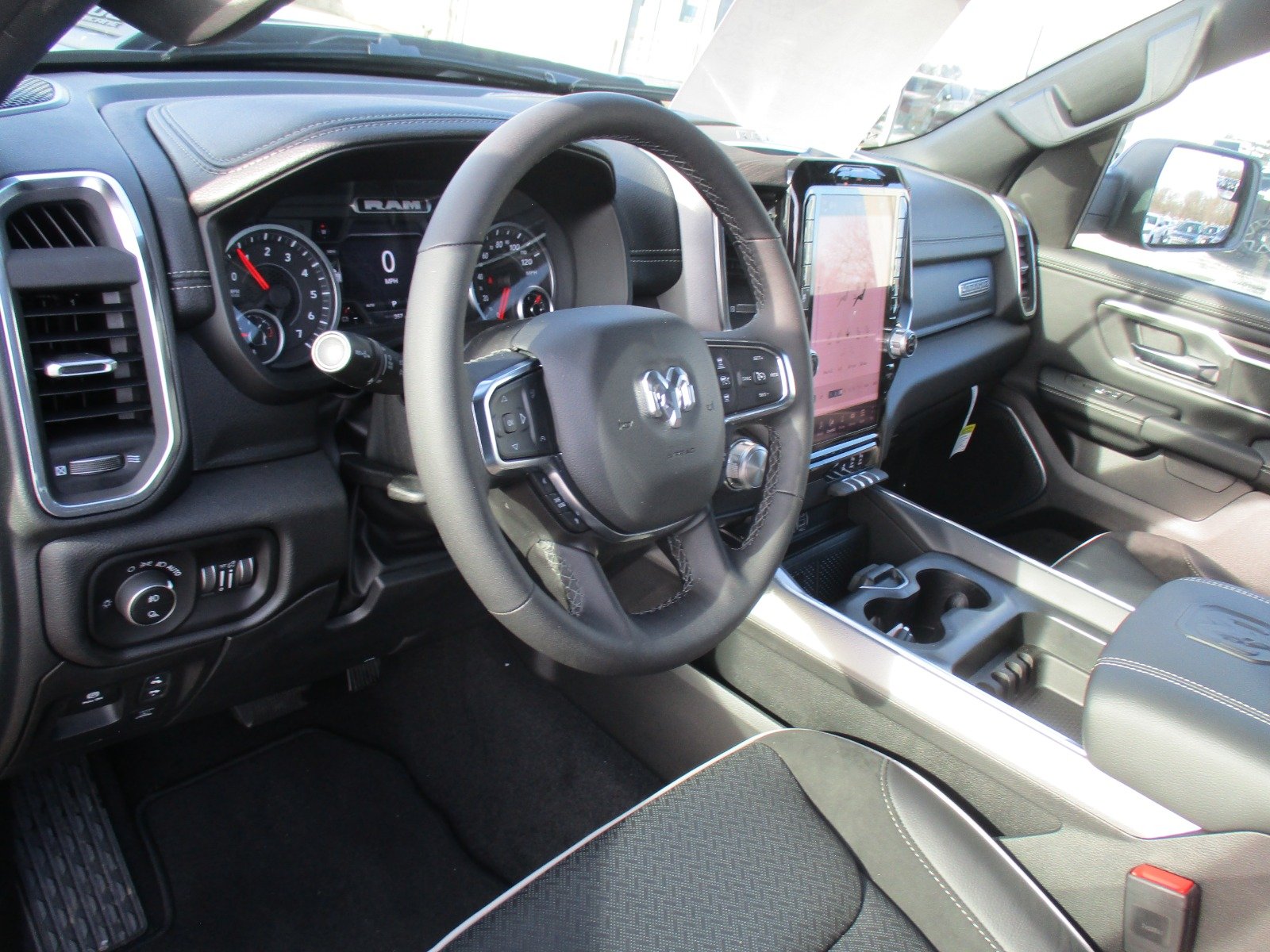 2026 RAM 1500 Laramie - Photo 10