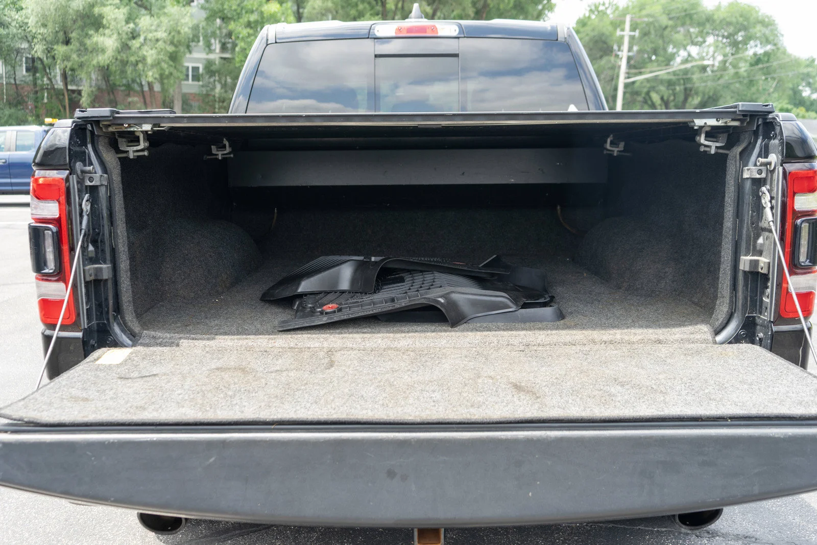 Used 2019 Diamond Black Crystal Pearlcoat Ram Big Horn/Lone Star image 9