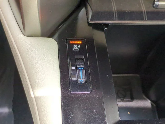 Used 2020 Silver Lexus 460 image 22