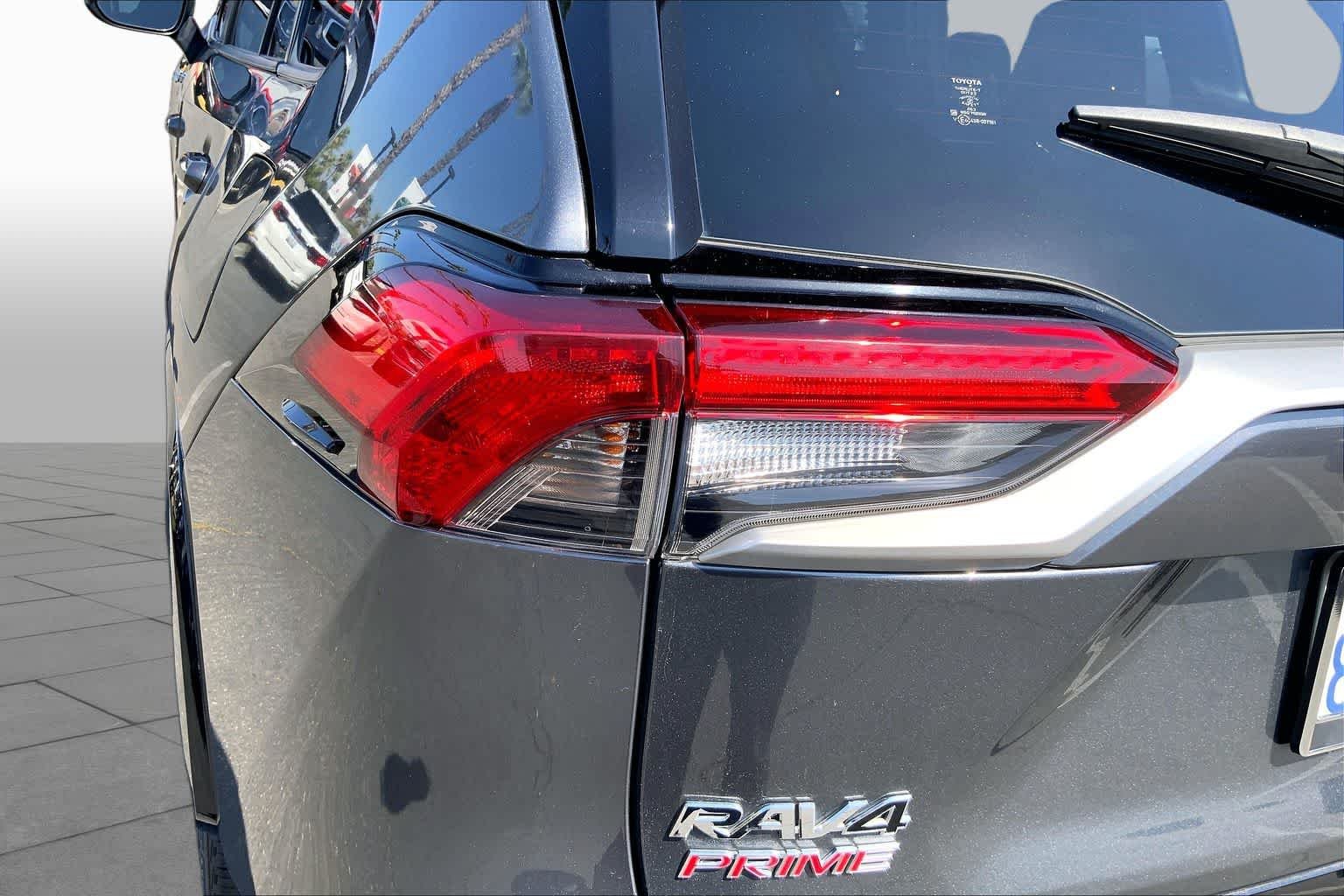 Used 2021 Magnetic Gray Metallic w/Midnight Black Roof Toyota XSE image 28