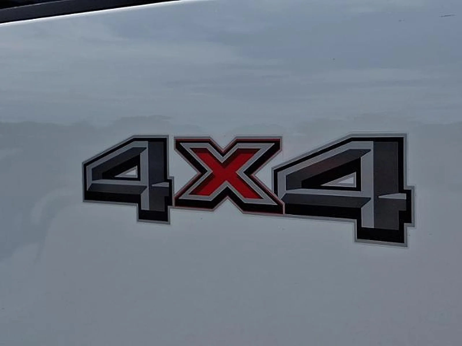 Used 2025 Oxford White Ford XLT image 29