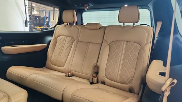Used 2022 White Jeep Series III image 22