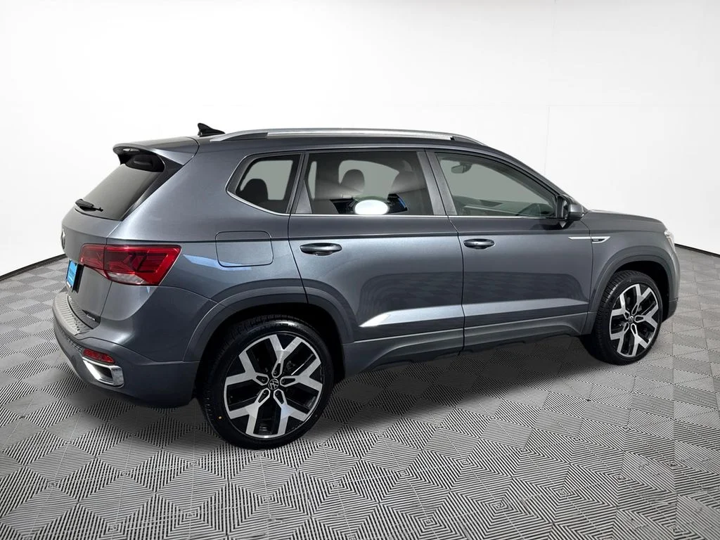 Used 2022 Gray Volkswagen 1.5T SEL image 9