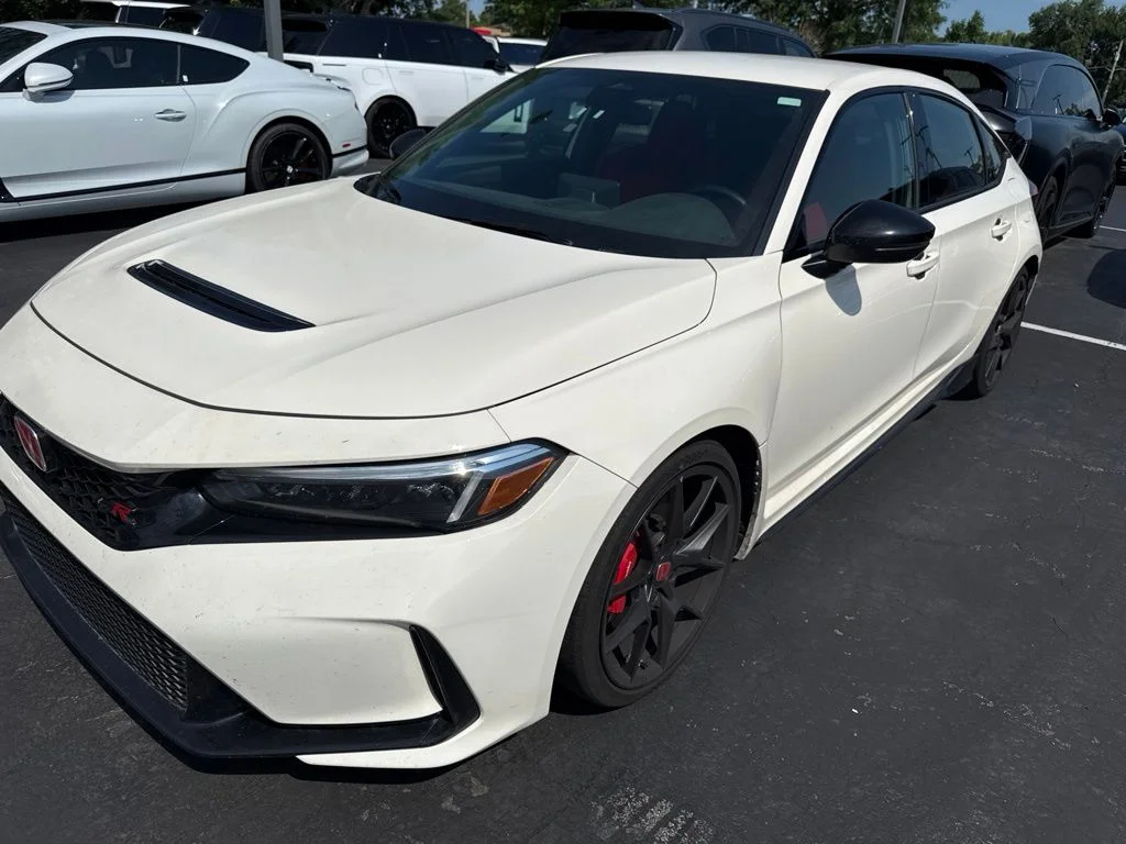 Used 2025 Championship White Honda  image 1
