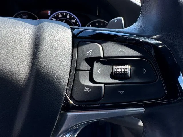 Used 2023 White Buick Avenir image 20