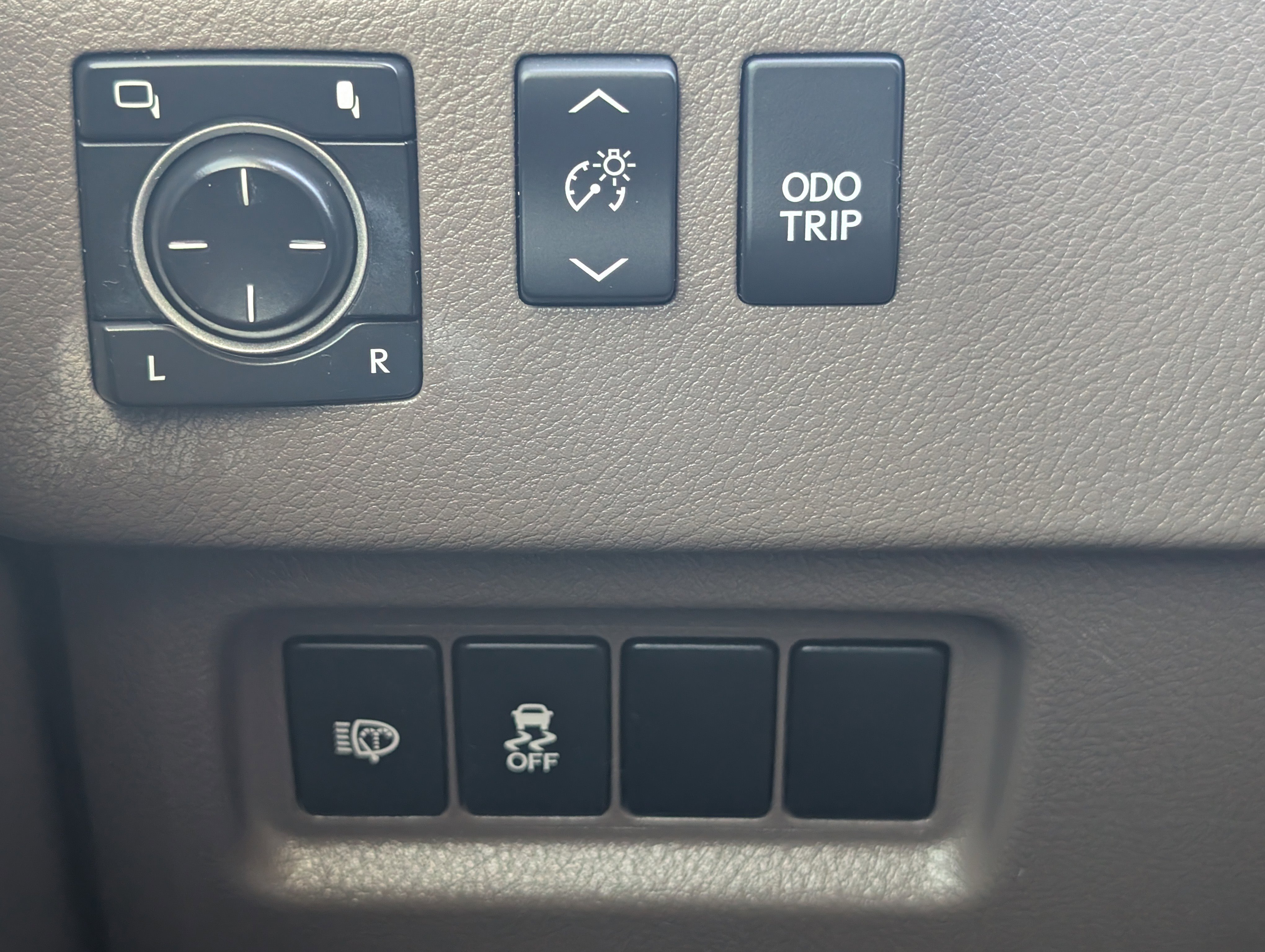 Used 2017 Starfire Pearl Lexus 460 image 13