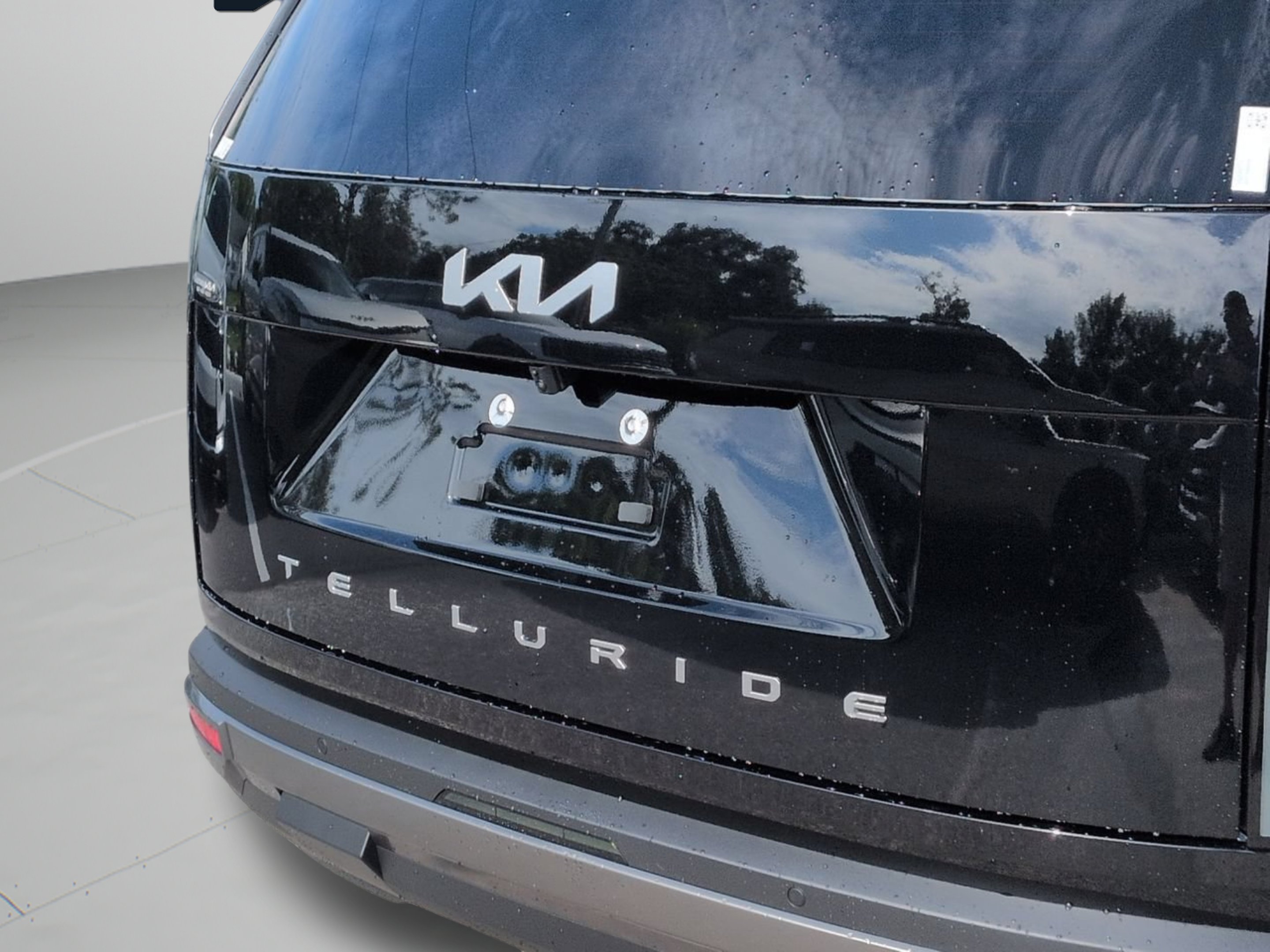 New 2027 Ebony Black Kia S image 36