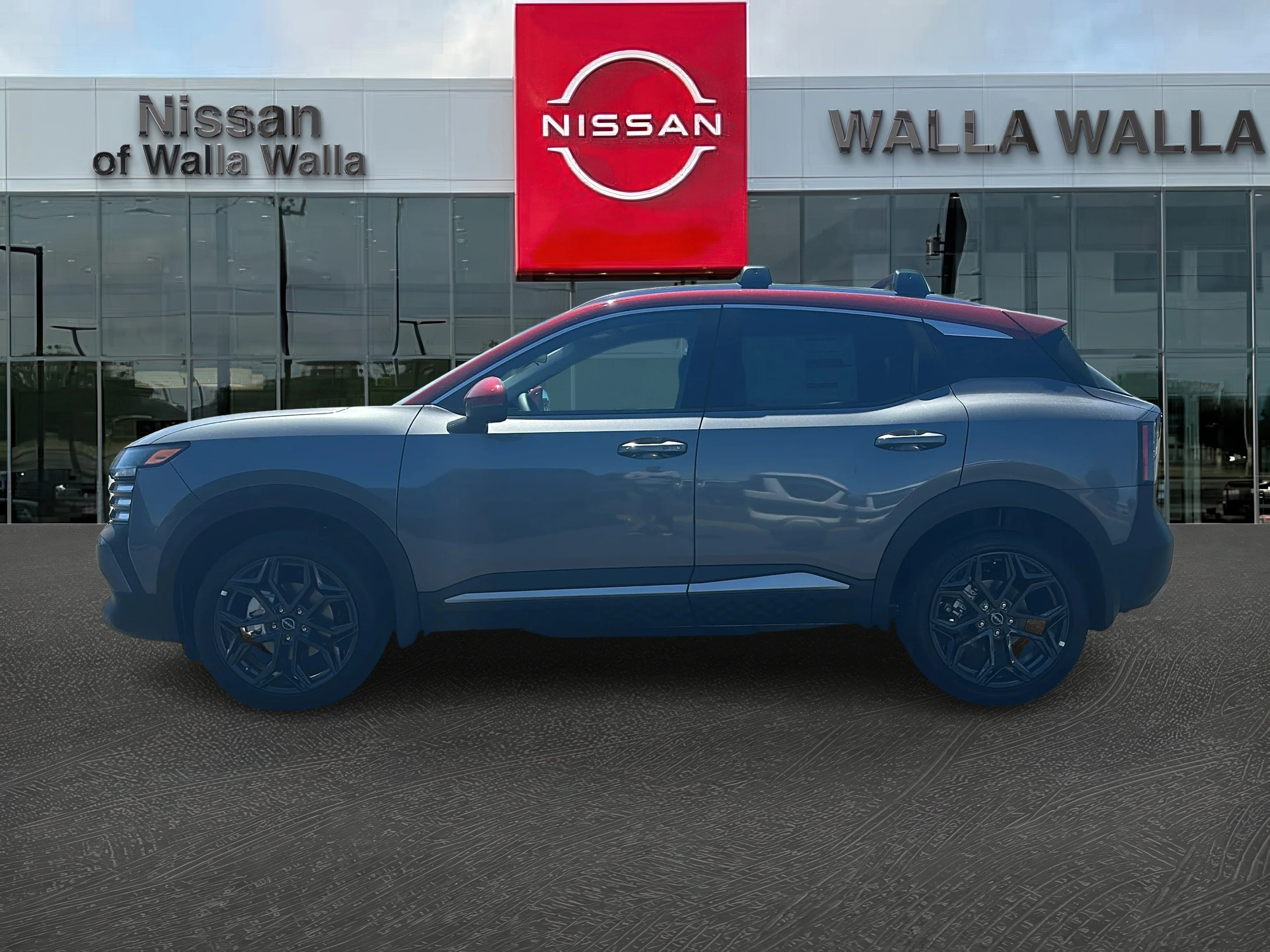 New 2026 Gun Metallic / Scarlet Ember Tintcoat Two-tone Nissan SR image 4