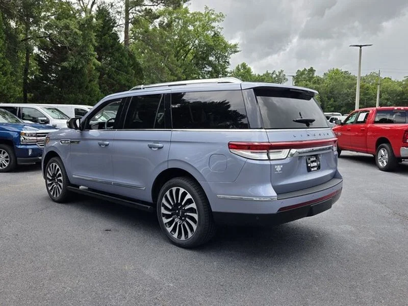 Used 2024 Chroma Crystal Blue Metallic Lincoln Black Label image 12