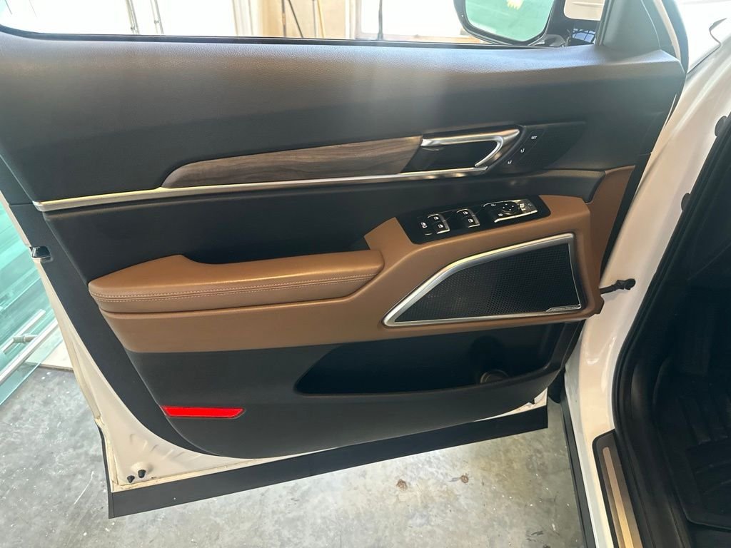 Used 2021 White Kia SX image 7