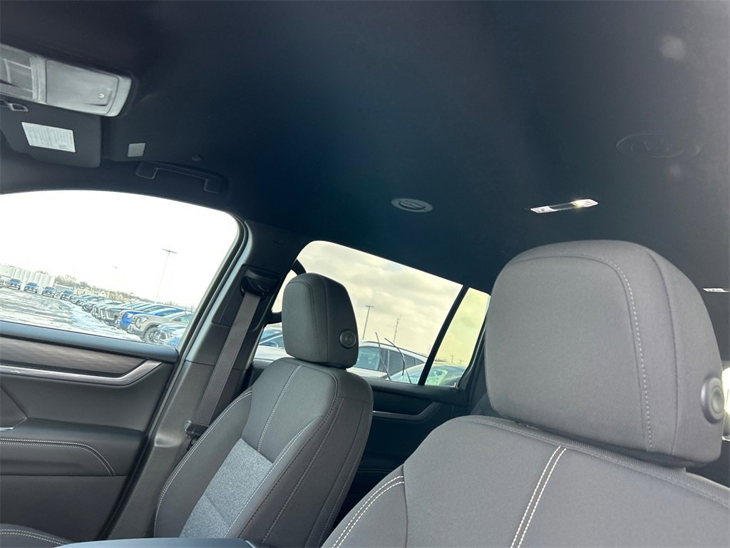 2026 GMC ACADIA - Image 27