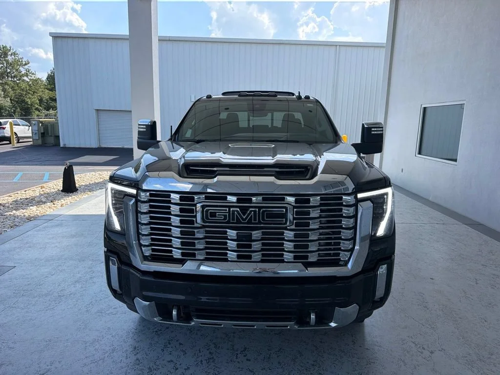 Used 2026 Onyx Black GMC Denali DRW image 3