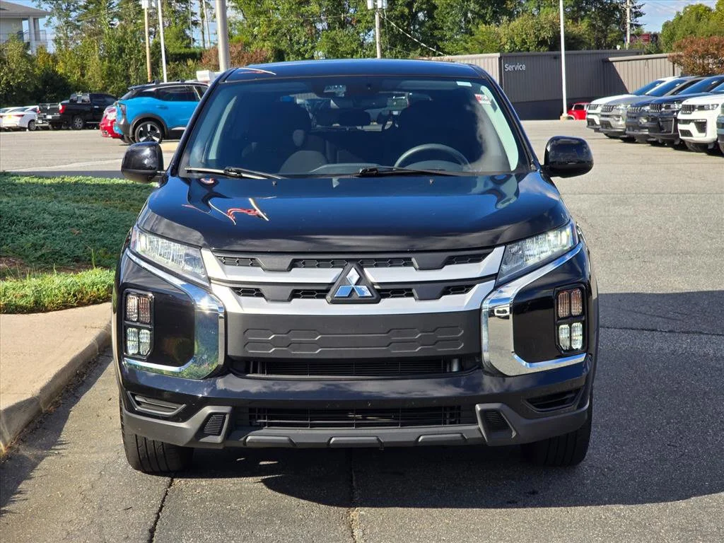 Used 2025 Black Mitsubishi 2.0 SE image 22