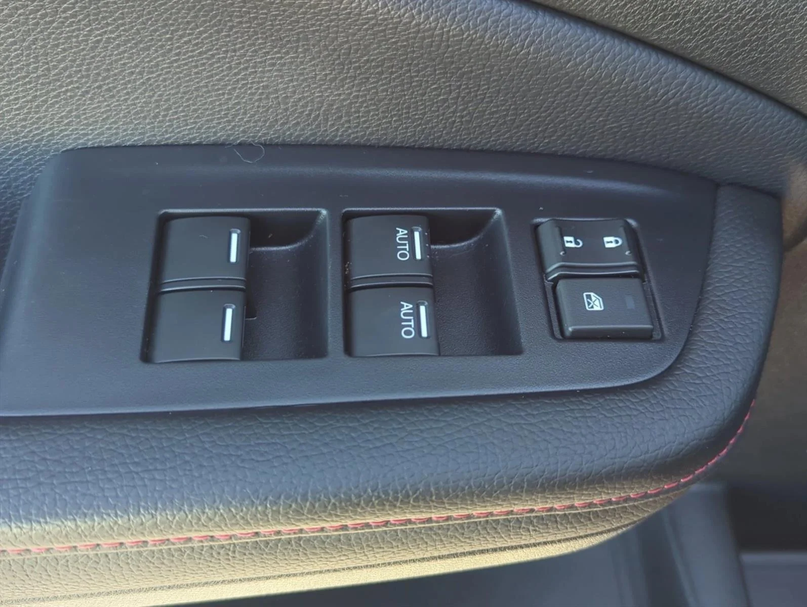 Used 2025 Radiant Red Metallic Ii Honda Black Edition image 8