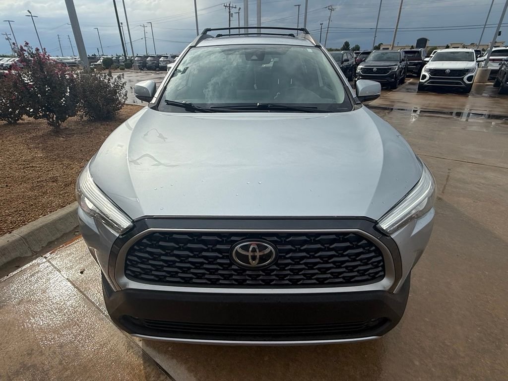 Used 2022 Silver Toyota XLE image 8