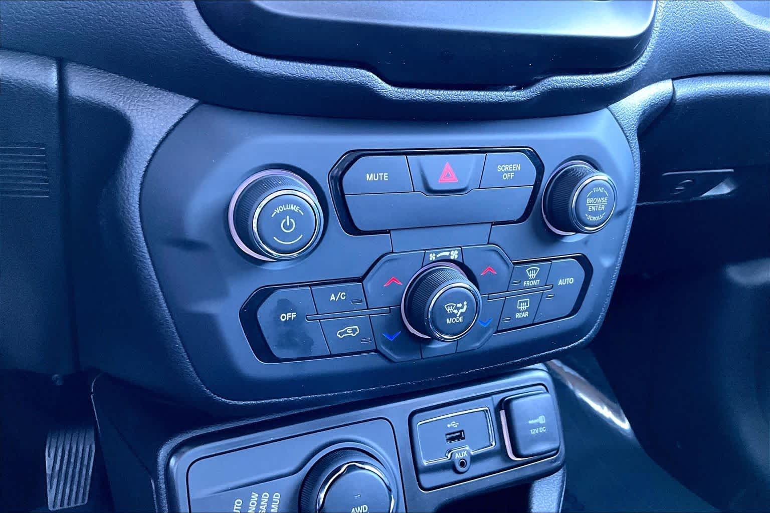 Used 2020 Brilliant Blue Metallic Clear Coat Jeep Jeepster image 35