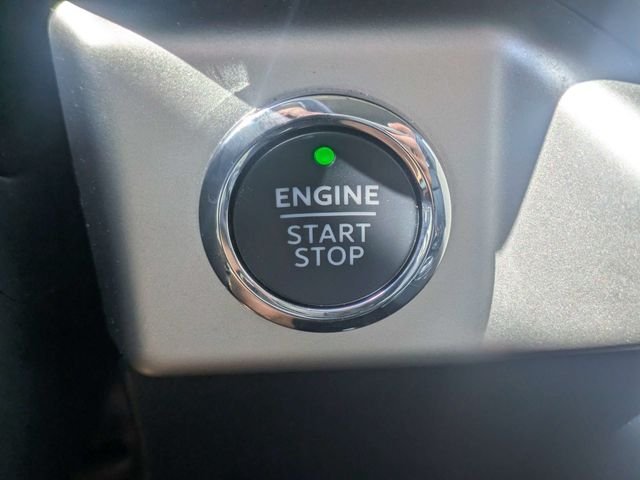 Used 2024 Gray Ford XLT image 33