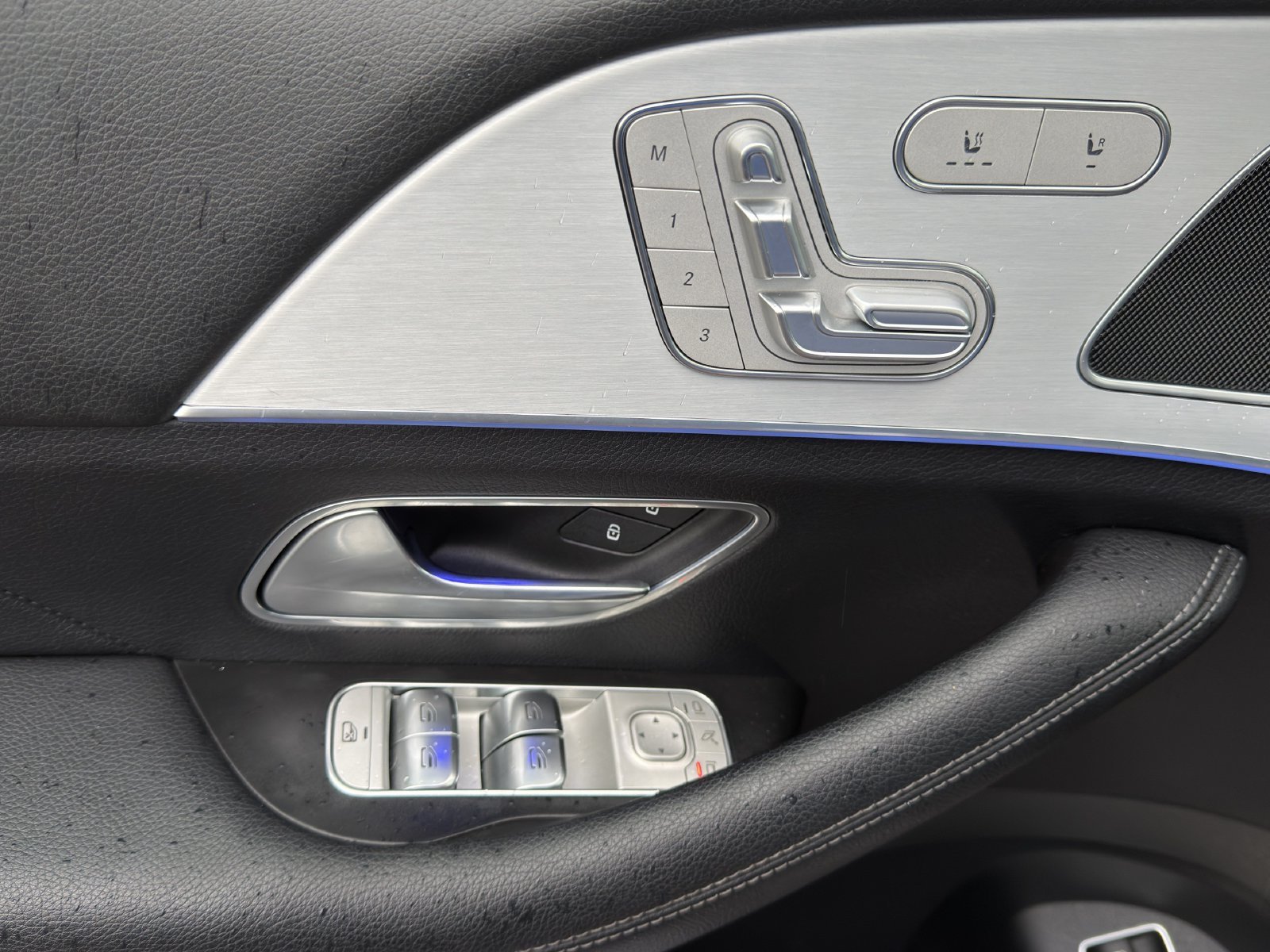 Used 2024 Gray Mercedes-Benz GLE 450e image 21