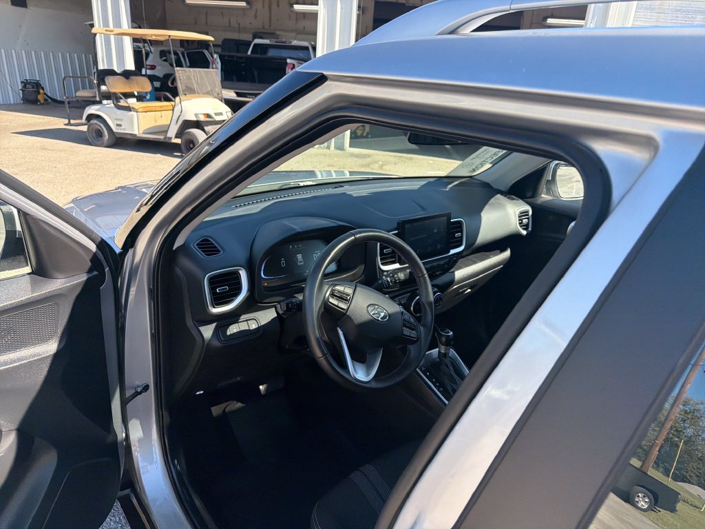 Used 2025 Silver Hyundai SEL image 15