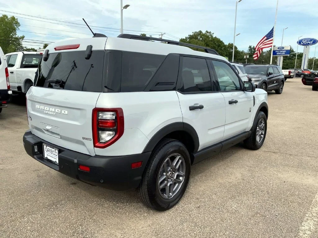 Used 2026 White Metallic Ford Big Bend image 3