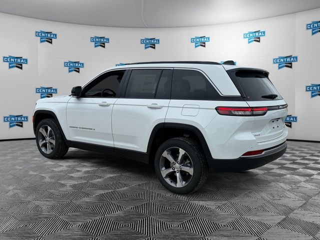 New 2026 Bright White Clear-Coat Exterior Paint Jeep Limited image 3