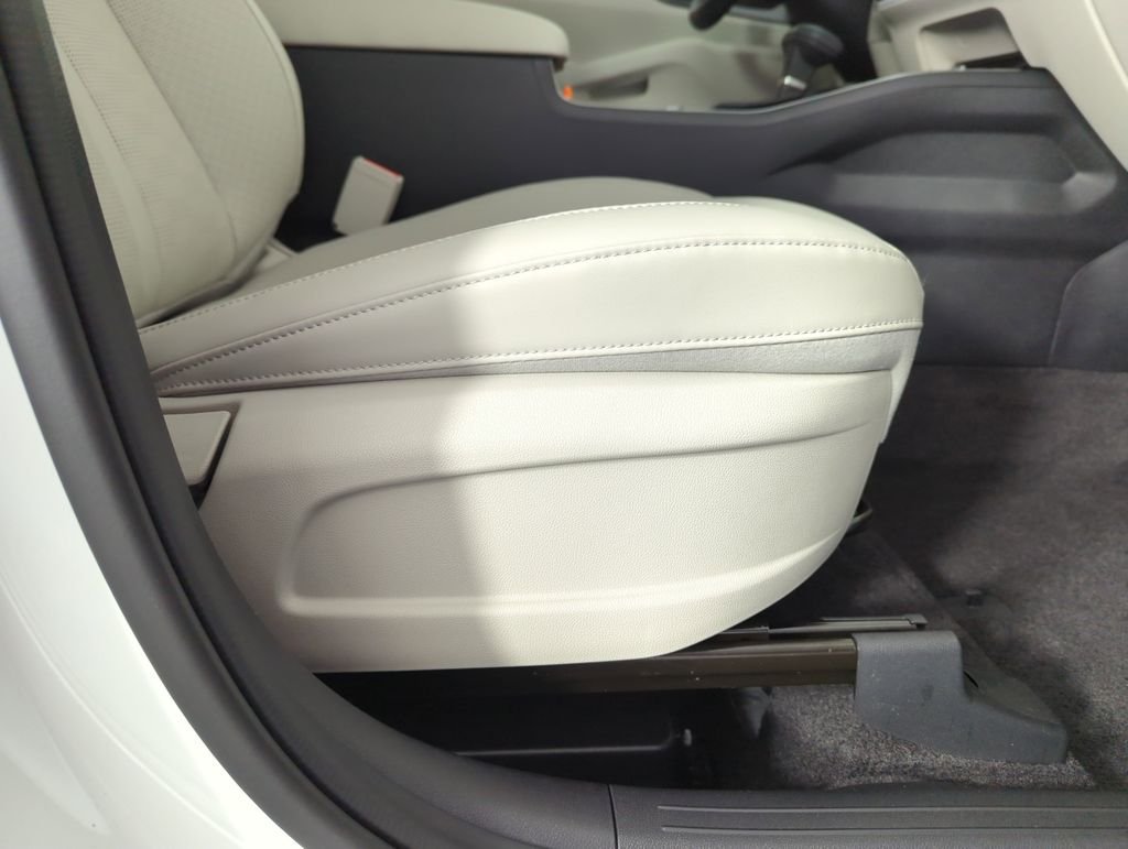 New 2026 Glacial White Pearl Kia S image 38