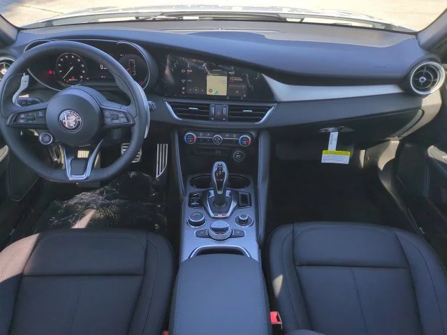 2025 Alfa Romeo Giulia Base - Photo 13