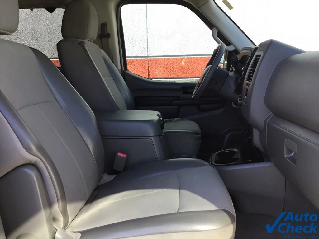 2015 Nissan NV Passenger SV - Photo 26