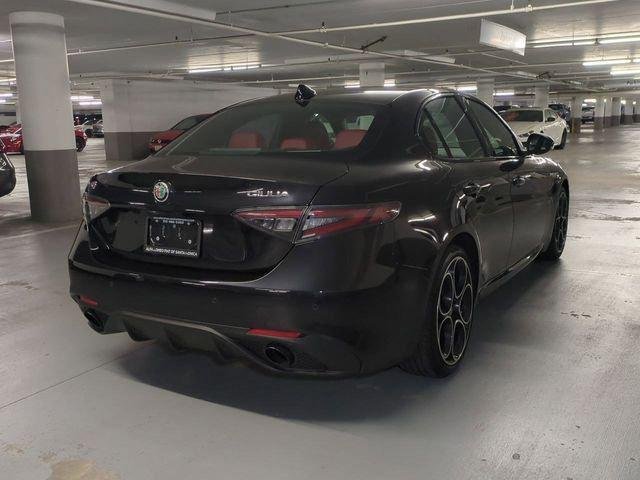 New 2025 Vulcano Black Metallic Exterior Paint Alfa Romeo  image 7